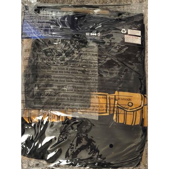 Rubies Batman Costume - Jumpsuit Cape & Mask size MEDIUM Child Dress-up NEW - Picture 3 of 3